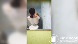 Girl poop thai