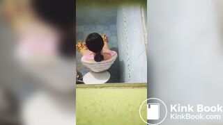 Girl poop thai