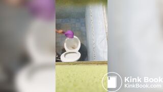 Girl poop thai