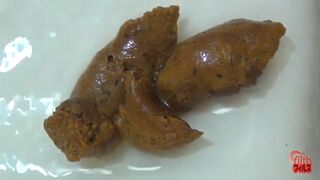 Japanese women defecate while making erotic voice