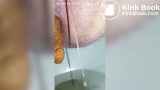 Wife peeing and shitting