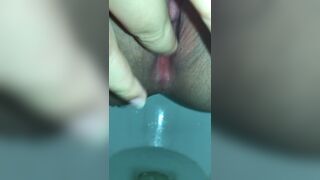 korean girl shitting - video 6