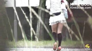 Pretty japanese girls shitting 2