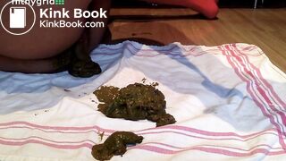 Beautiful ebony mistress lightskin so pretty scat on the floor