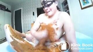 Masked female doing shitt handjob to her friend