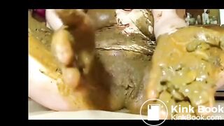 Scat covered slut loves to finger stinky shit up her pussy