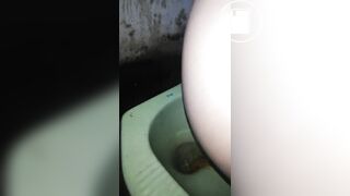 Si Cantik Mencret Pagi Pagi