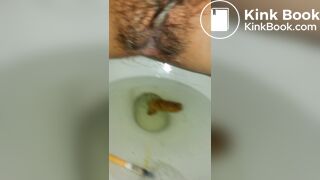 korean sexy girl pooping