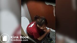short caught hair peeing after waitress pooping with smoking