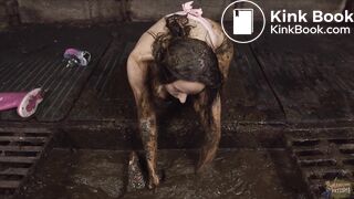 Girl pours shit over her chest and breasts