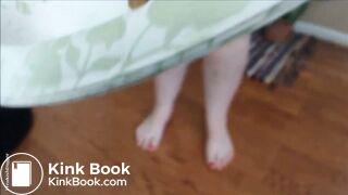 Sexy big ass girl shitting creamy piles