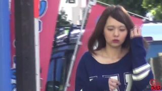 Japanese sexy ass girl take a poop