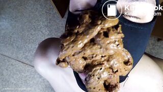 What did she eat to make this shit?.