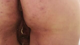 I wanna lick her shit