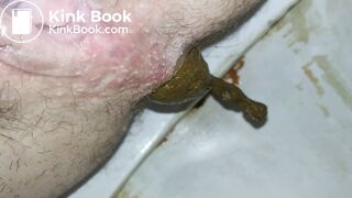 Peenig and pooping