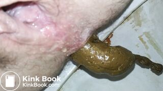 Peenig and pooping
