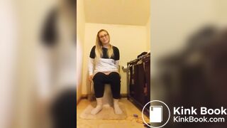 Girls pooping on the toilet - video 6