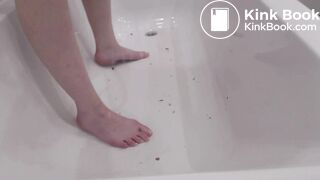 Hot pooping teen has an 11/10 arse