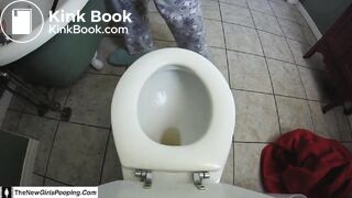 sexy girl shitting in toilet for you