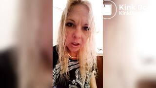 Milf takes a loose dump on the toilet