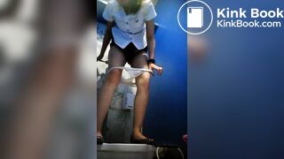 kalaland student speed pooping in 1and half minutes.