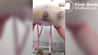 Asian Hottie Poops Perfectly