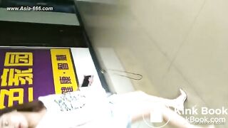 Chinese girls go to toilet 124