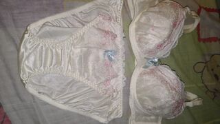 A LOVELY JAPAN YELLOW EMBROIDERY PANTY WHEN WAS NEW AND CLEANING.