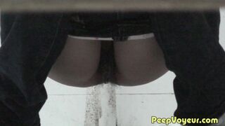 Girl pooping 2 - video 10