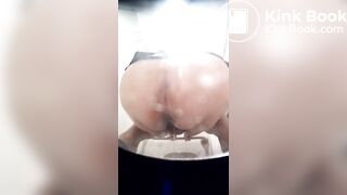 mature women squat toilet 38