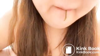 Asian BBW eats shit from a box