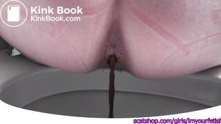 Lovely Pooping Close-up