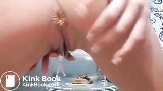 Girl Shits On A Burger