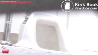 Broken toilet no wipes 4