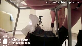 Девушки какают на раба , scat , toilet slave