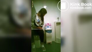 korean girl toilet pooping 3