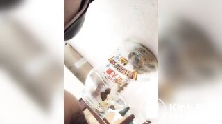 Chinese Femdom 大便原味 直接拉在瓶子里