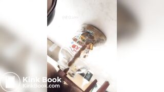 Chinese Femdom 大便原味 直接拉在瓶子里