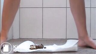 Babe shit and smears it on her feet