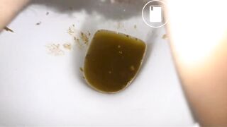 Slut explodes in the bathroom