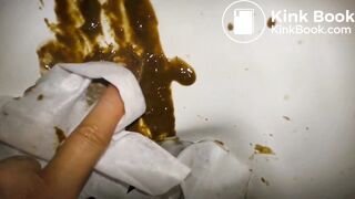 Slut explodes in the bathroom