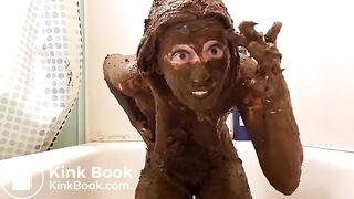 Goth Girl SMEARS her entire body with shit