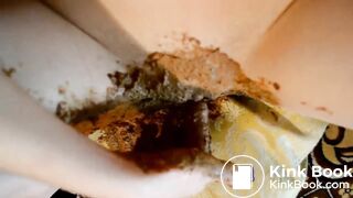 Brunette Teen smokinh and shitting