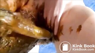 Girl shitting and fisting her pussy