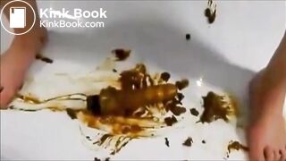 Girl shitting and fisting her pussy