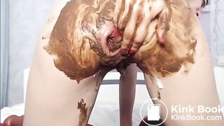 our russian babe dildoes and fists her poo oozing bum hole