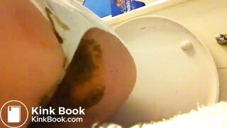 girl poop her panties