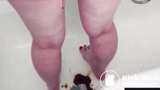 Pawg scat smear in shower