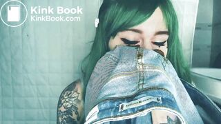 I poop in my jeans and taste it