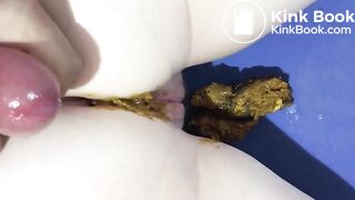 Cumming on my girlfriends poop